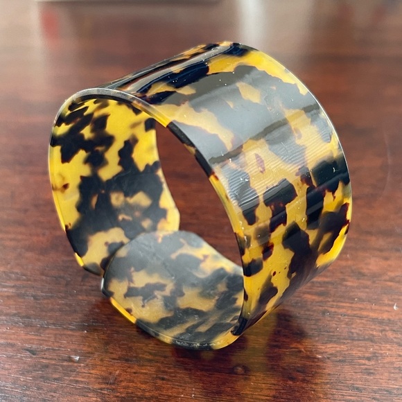 Tortoise shell cellulose acetate wide cuff bracelet bangle - Picture 6 of 10